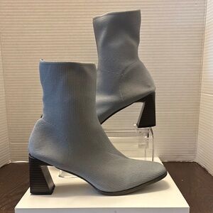 Cuccoo Stylish Gray Ankle Boots